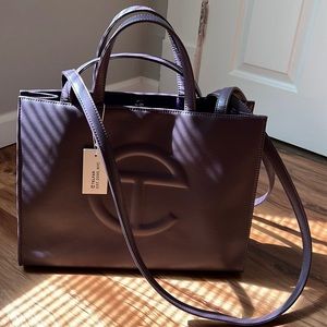 BRAND NEW MED EGGPLANT SHOPPER
